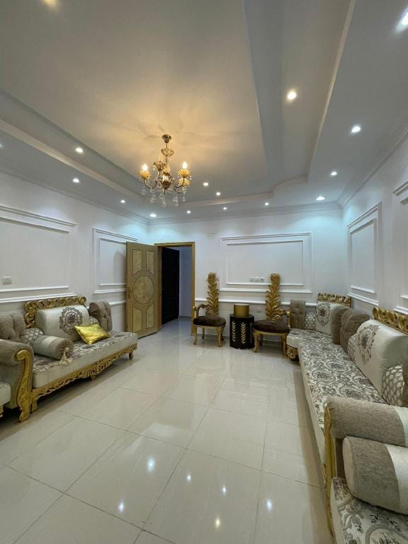 An annex with aprivate roof, 4rooms and 4bathrooms Apartment in Makkah Province