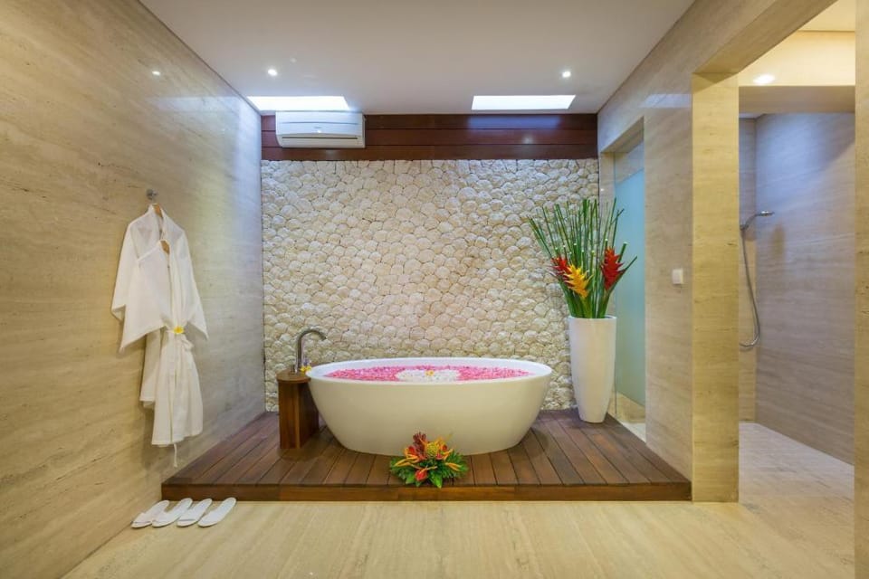 Seminyak Luxurious Private Villa-3BDR Villa in Kuta
