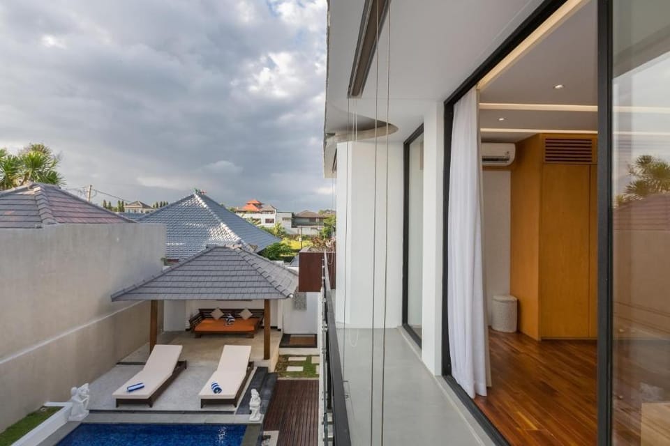 Luxury 4BDR Villa with Private Pool in Canggu Villa in North Kuta