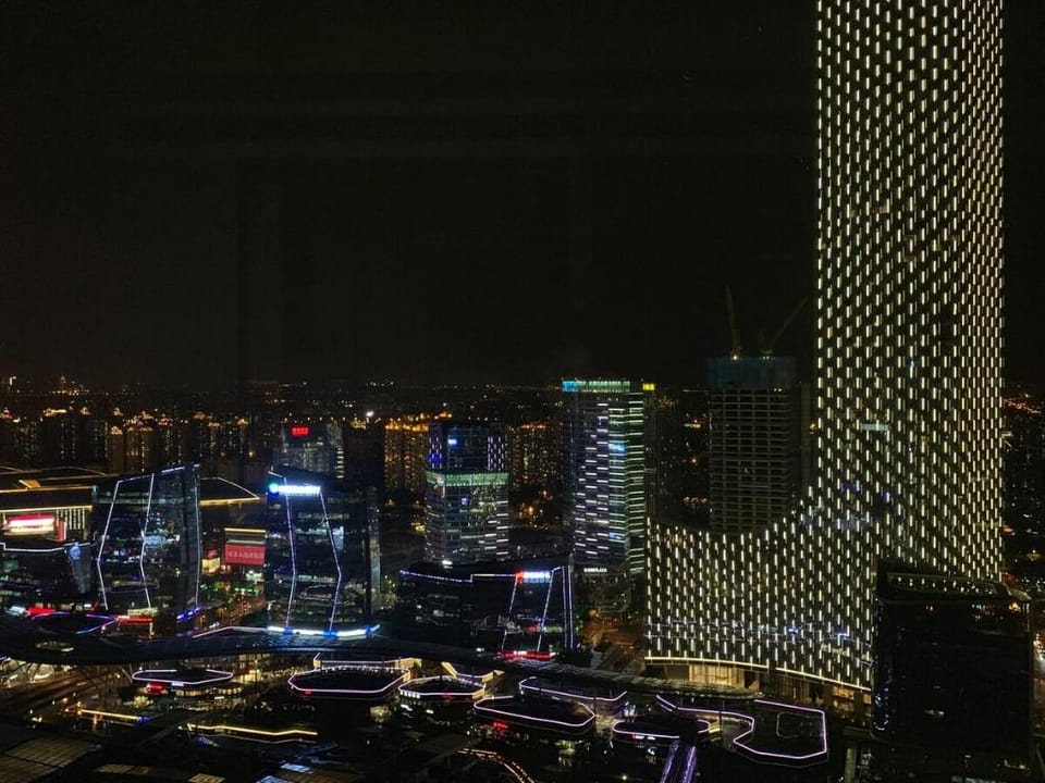 Yo11-高层落地窗观景套房近地铁金鸡湖博览中心月光码头诚品书店长租更优惠可月租 Apartment in Suzhou