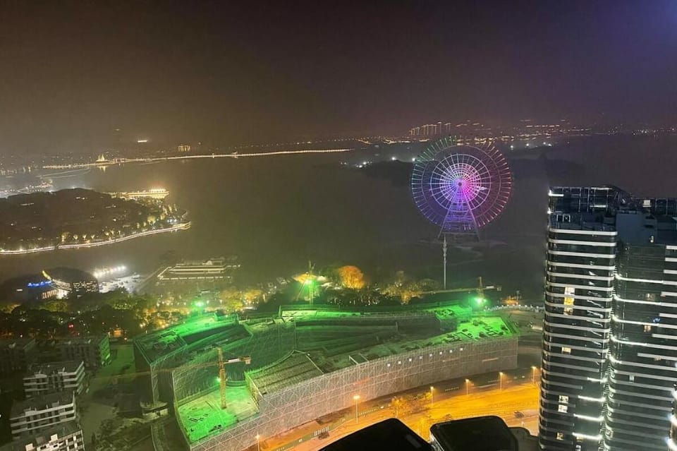 Yo09-金鸡湖/诚品/购物中心/落地窗摩天轮湖景大床房单身公寓可月租 Apartment in Suzhou