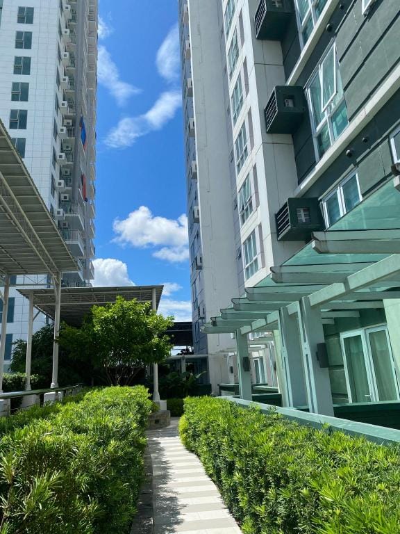 Abreeza place t2-2508 Apartment in Davao City