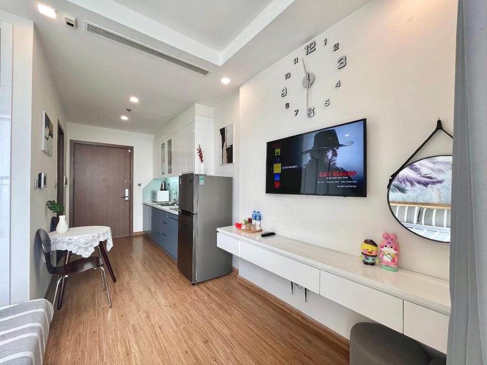 Sunny House - Charming High Floor Apartment in Hanoi Apartment in Laos