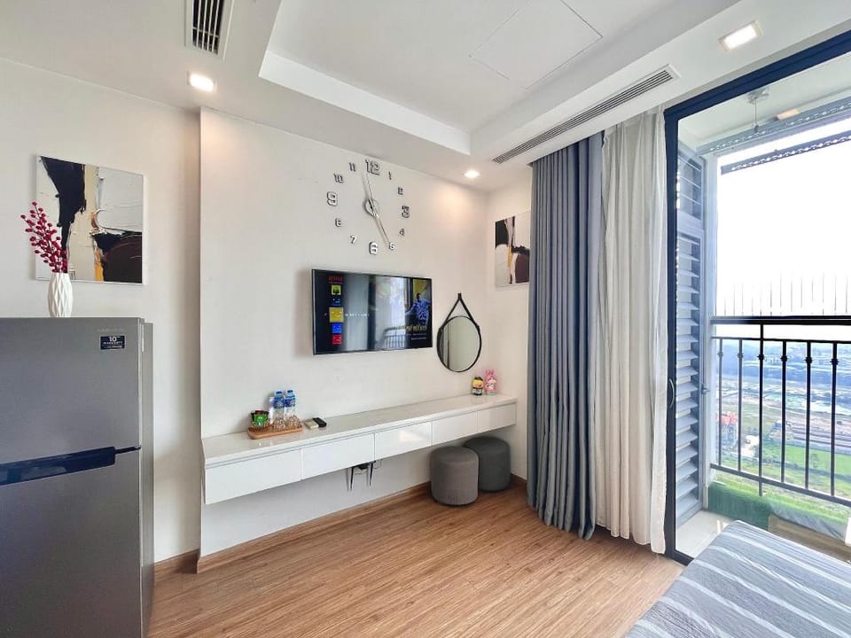 Sunny House - Charming High Floor Apartment in Hanoi Apartment in Laos