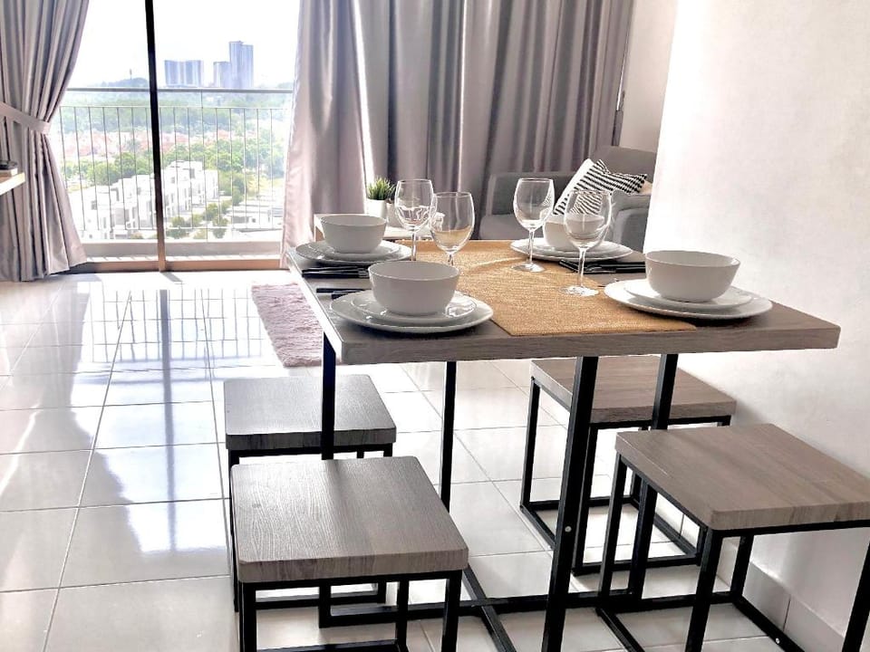 LILI UNI 2bedrooms 4 pax FreeWifi KLIA20mins Apartment in Negeri Sembilan, Malaysia