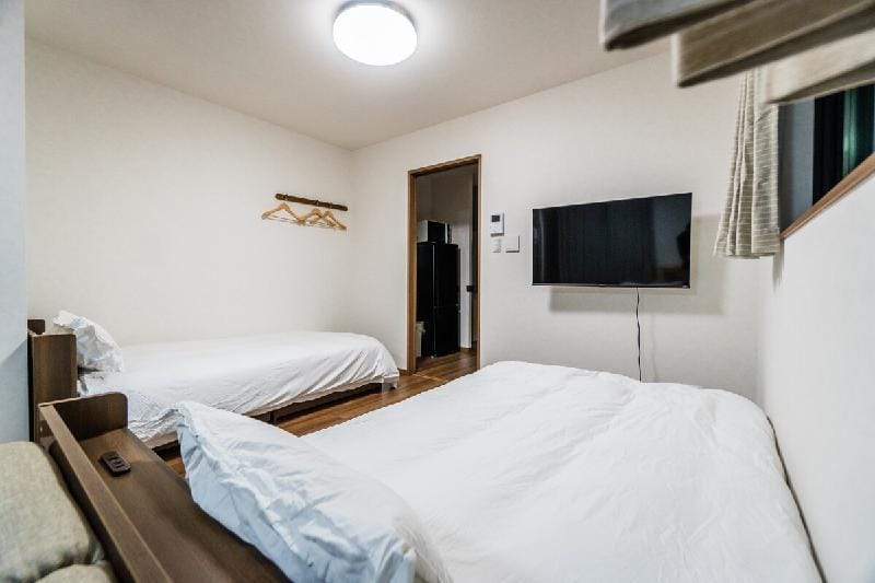 HANASTAY花渓居・浦（URA）2楼｜洋室大空间｜免费光纤Wi-Fi Vacation rental in Osaka