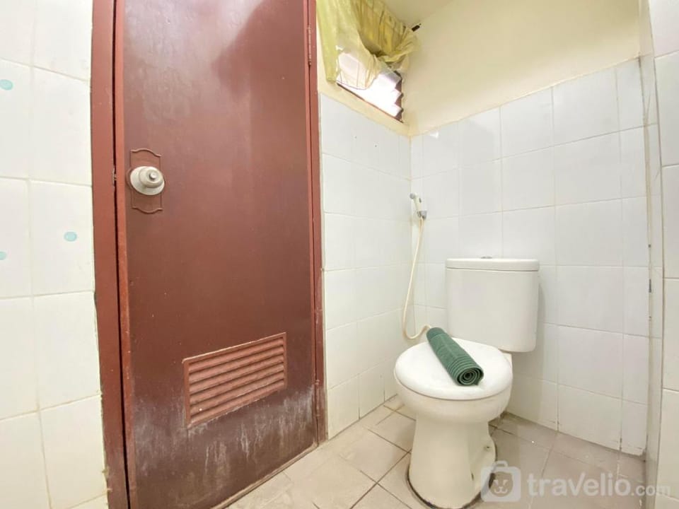 Furnish 3BR Gateway Ahmad Yani Cicadas By Travelio Apartment in Bandung