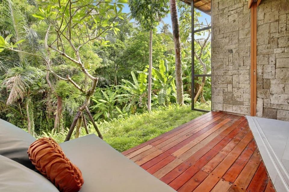 Suite Twin Forest View with Public Infinity Pool Villa in Tampaksiring
