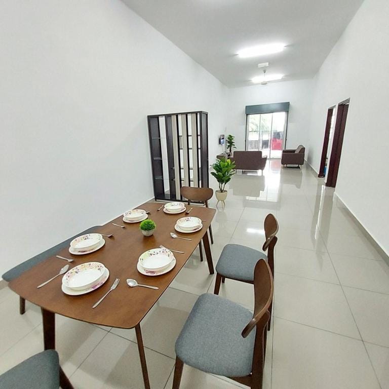 Selamat  25A  HOMEtime Sitiawan @ 10 Pax@Free Wifi Vacation rental in Perak