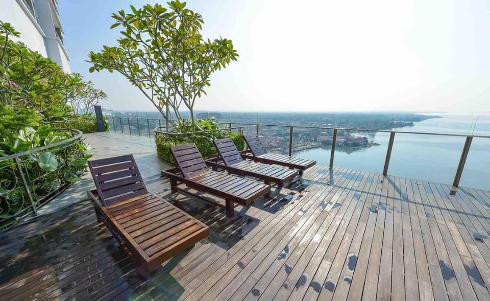 Silverscape Pool+Seaview Balcony 2BR A1501 Apartment in Malacca