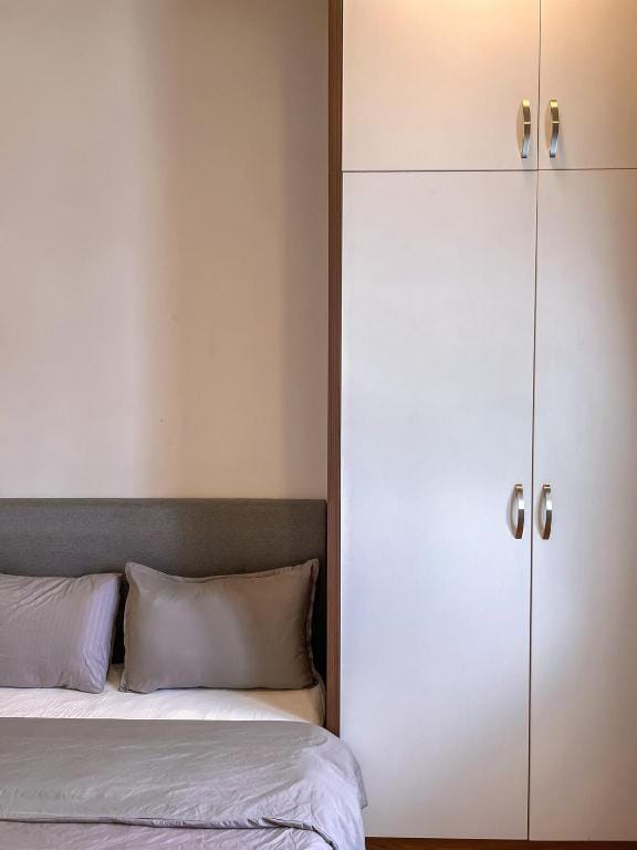 DaMen Spacious 3BedroomFOR8pax w/2CP | IconiqueB13 Vacation rental in Subang Jaya