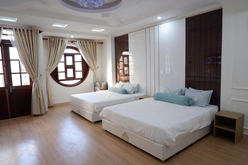 Entire House in the Bustling City Center, 7 Rooms Vacation rental in Cambodia