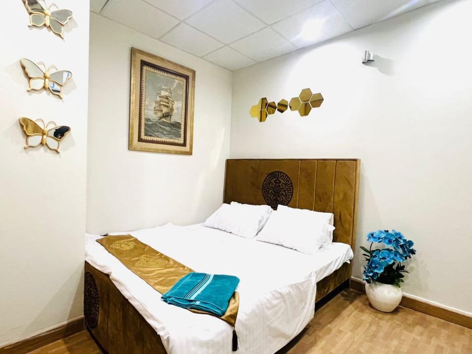 two卧室公寓 two bedroom flat /1 bath/kitchen/parking. Apartment in Islamabad