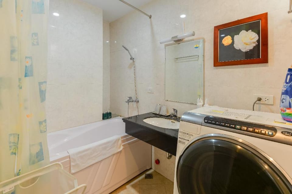 One Bedroom Appartment near Lotte Apartment in Hanoi
