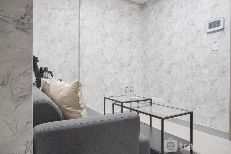 Warm Elegant 1BR Gold Coast Apartment By Travelio Apartment in Jakarta