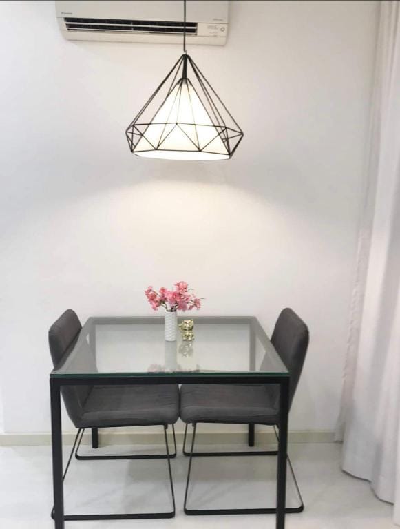 Straits Garden Suite, 1 bedroom wit WiFi & Pool Apartment in George Town