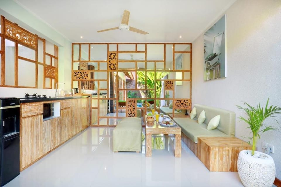 Romantic Staycation-Private Pool in Canggu Villa in North Kuta