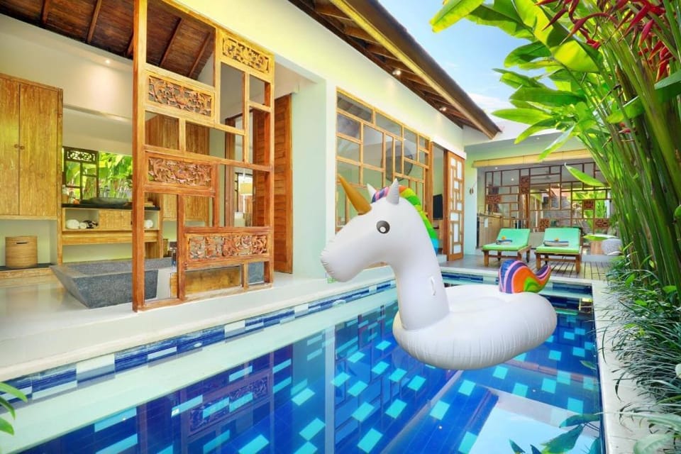 Romantic Staycation-Private Pool in Canggu Villa in North Kuta