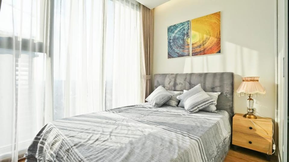 LUXURY 4BR VINHOMES METROPOLIS/ HANOI/ 1min LOTTE Apartment in Hanoi