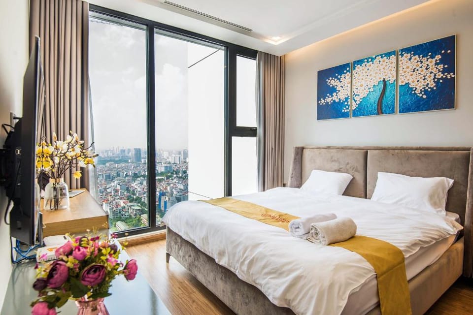 LUXURY 4BR VINHOMES METROPOLIS/ HANOI/ 1min LOTTE Apartment in Hanoi