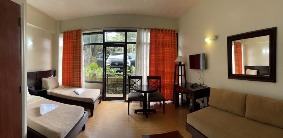 Baguio 3 pax Gardenville Hotel Foggy Cold Breeze Apartment in Baguio