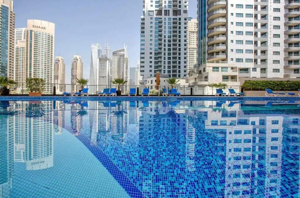 Premium suite with scenic views in Dubaï Marina Vacation rental in Dubai