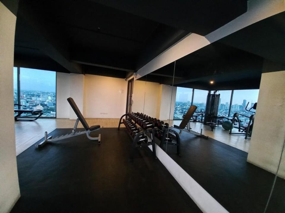 Studio Spacious 2pax allowable up to 5pax 17077 Apartment in Quezon City