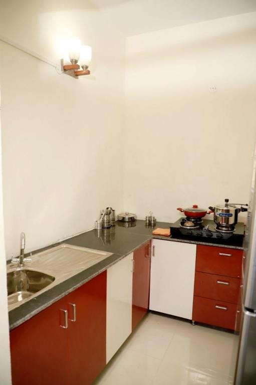 Fortune Home Service Apartment 3Bhk,E-28, Saket 2B Apartment in New Delhi