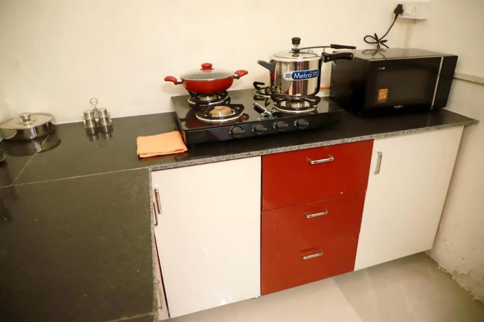 Fortune Home Service Apartment 3Bhk,E-28, Saket 2B Apartment in New Delhi
