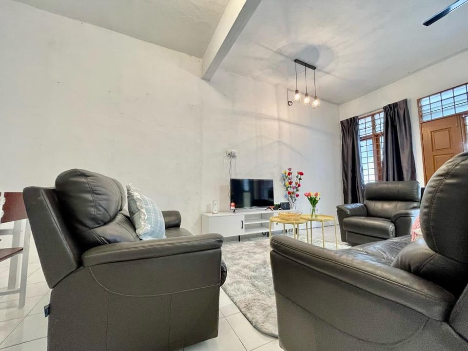 10CozyHome#8pax#Wifi&Netflix#5km toA.City/IconCity Vacation rental in Penang