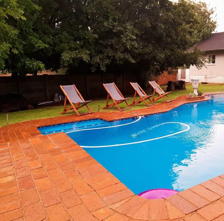 Guest House with Pool - 3 Bedroom Vacation rental in Gauteng