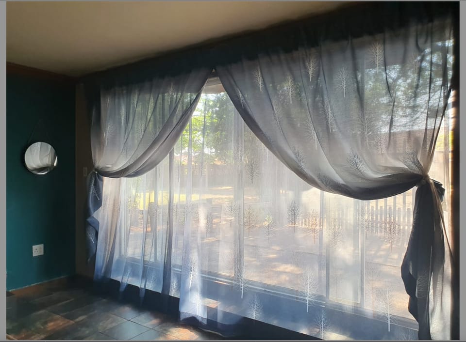 Adorable Room House Share with pool & lappa Apartment in Gauteng