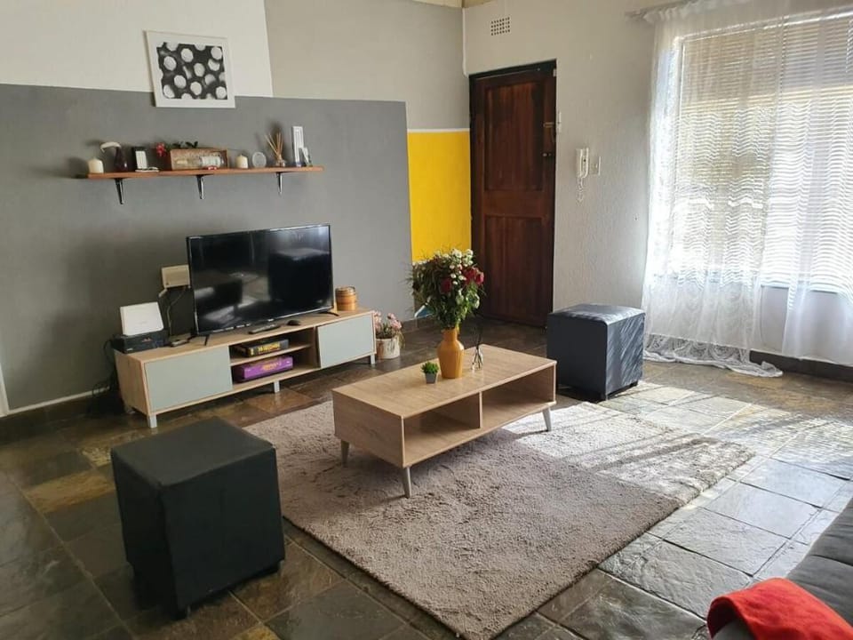 Deluxe En-suite (Pool) Apartment in Gauteng
