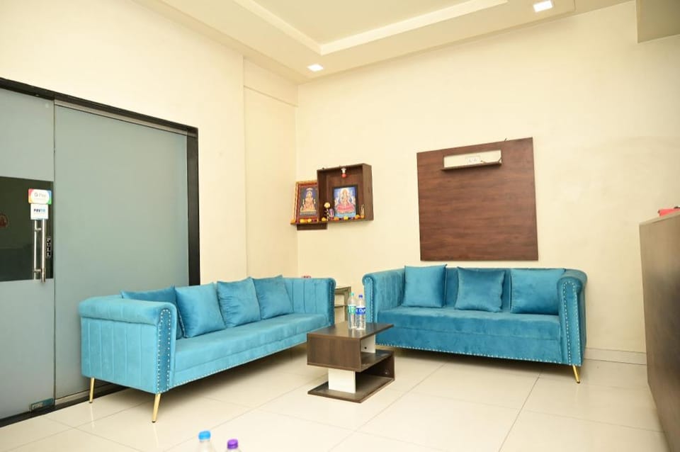 Hotel HMR Royal Inn Hotel in Pune