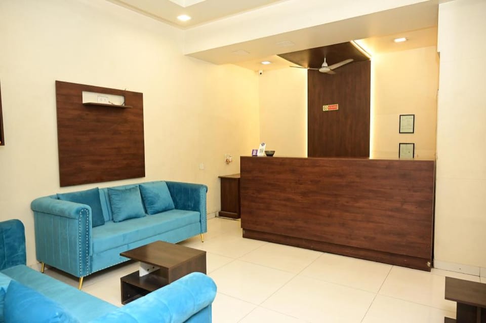 Hotel HMR Royal Inn Hotel in Pune