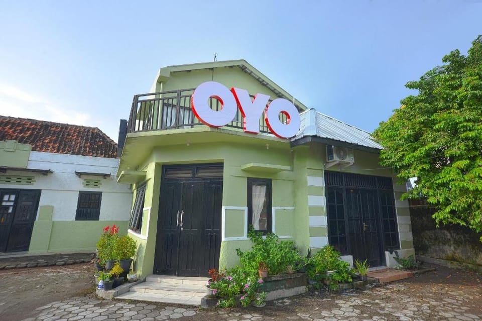 OYO 634 Elga Sastro Inn Syariah Hotel in Yogyakarta
