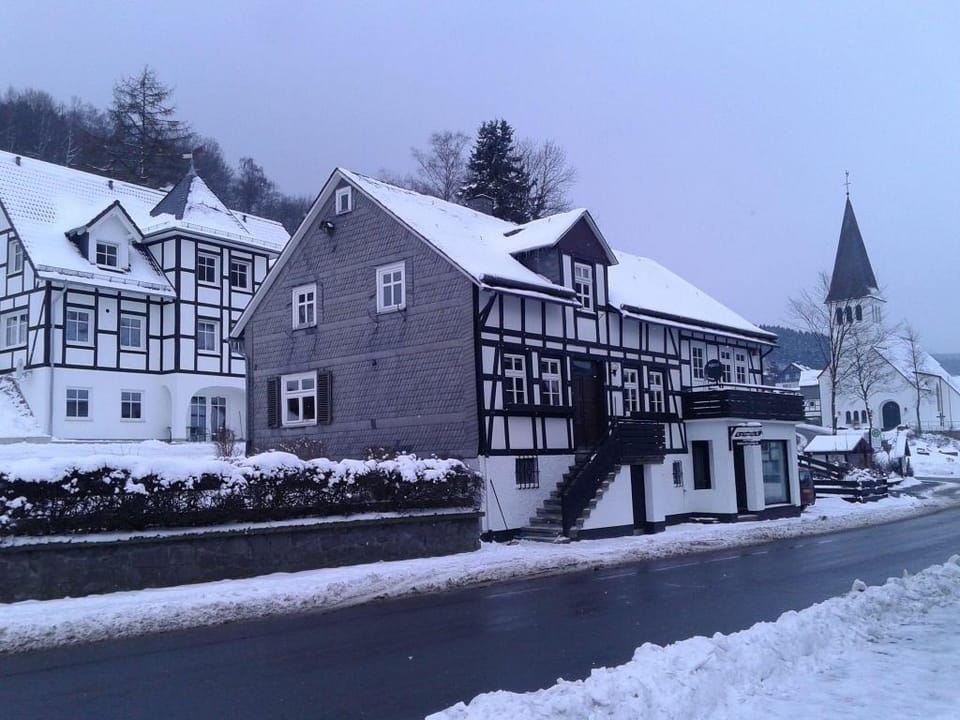Grosszugige Villa in Olsberg-Elpe Vacation rental in Winterberg