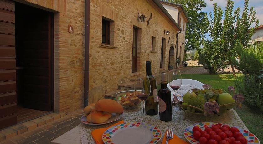 Pet-Friendly Farmhouse Vacation rental in Umbria