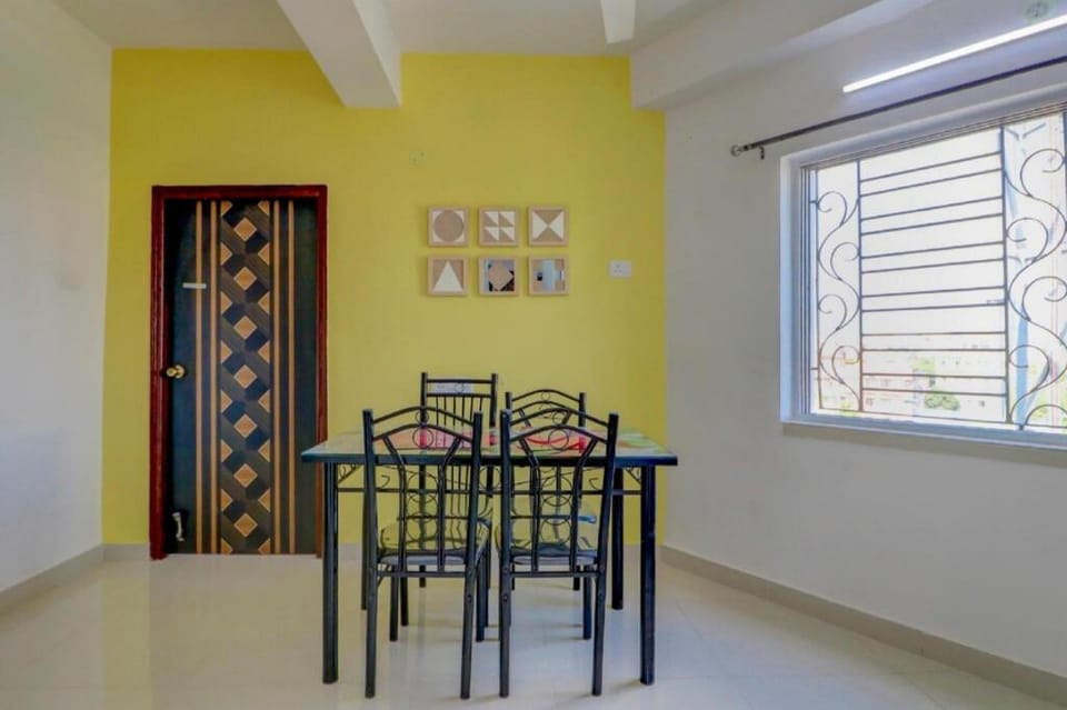 Goroomgo Luxurious Stay Kolkata Hotel in Kolkata