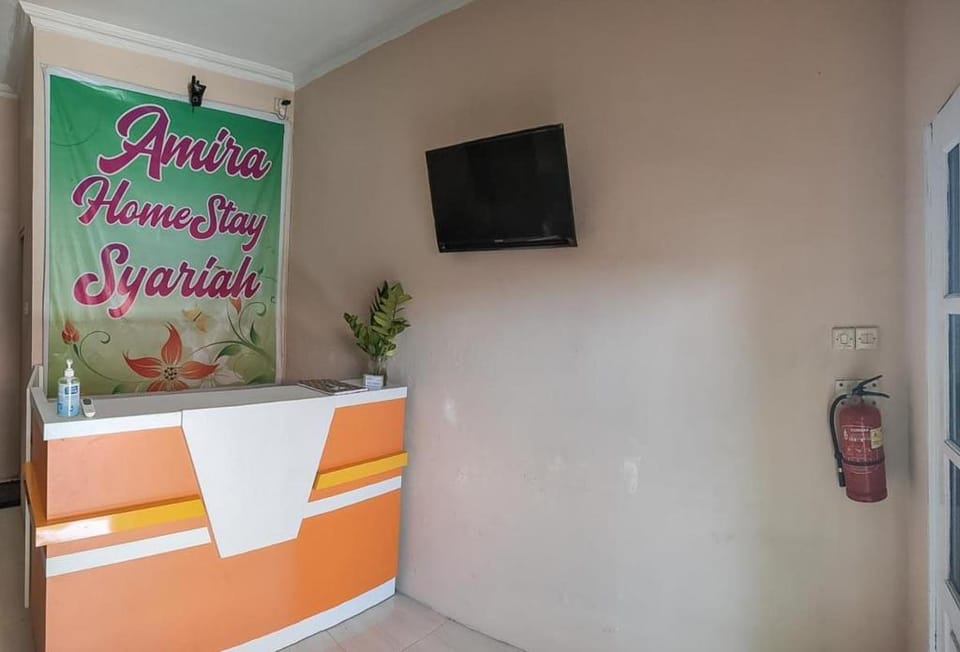 RedDoorz Syariah near Lippo Plaza Sidoarjo Hotel in East Java