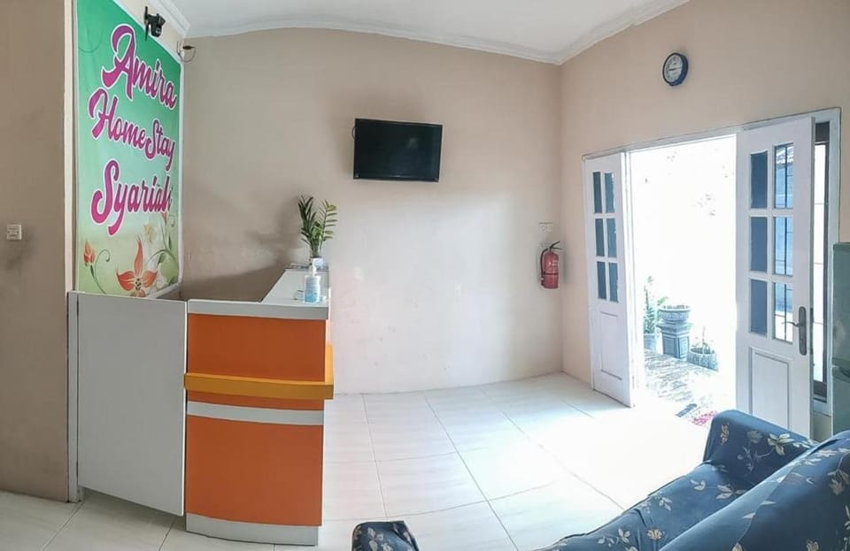 RedDoorz Syariah near Lippo Plaza Sidoarjo Hotel in East Java