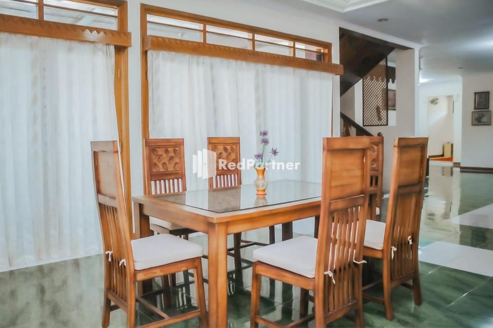 Villa Mawar Adinda Kuningan Syariah RedPartner Hotel in West Java
