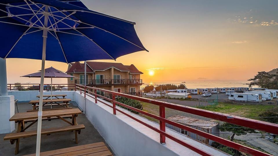 Taean Badaneomeo Pension Bed and Breakfast in South Korea