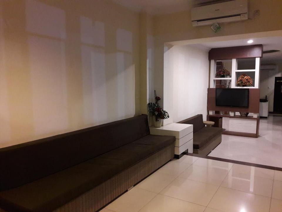 LILY GUEST HOUSE Hotel in East Java