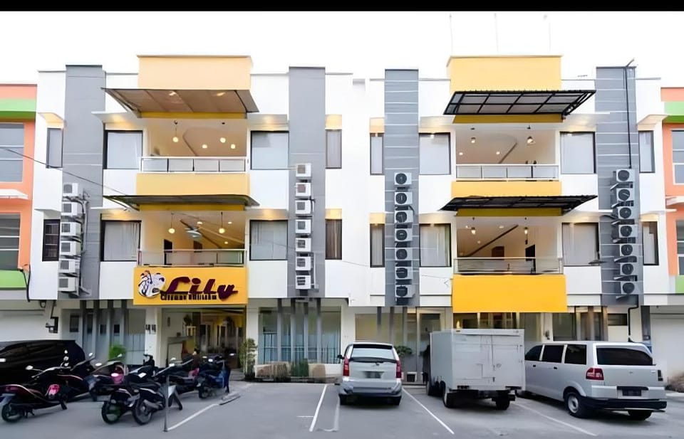 LILY GUEST HOUSE Hotel in East Java