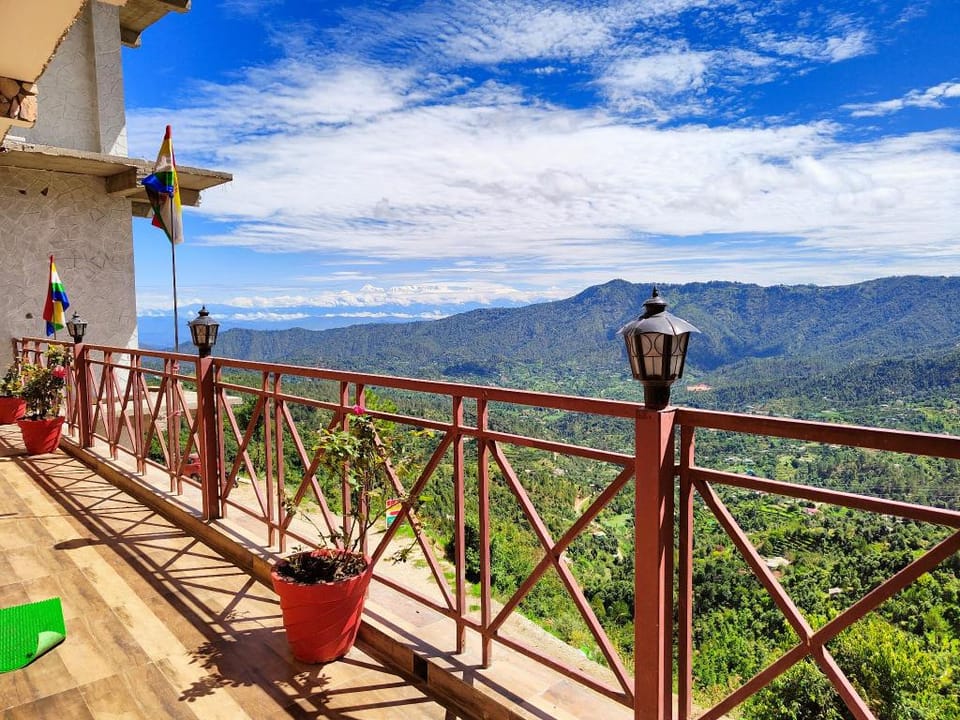 Ashtapad Saamaayik Resort Hotel in Uttarakhand