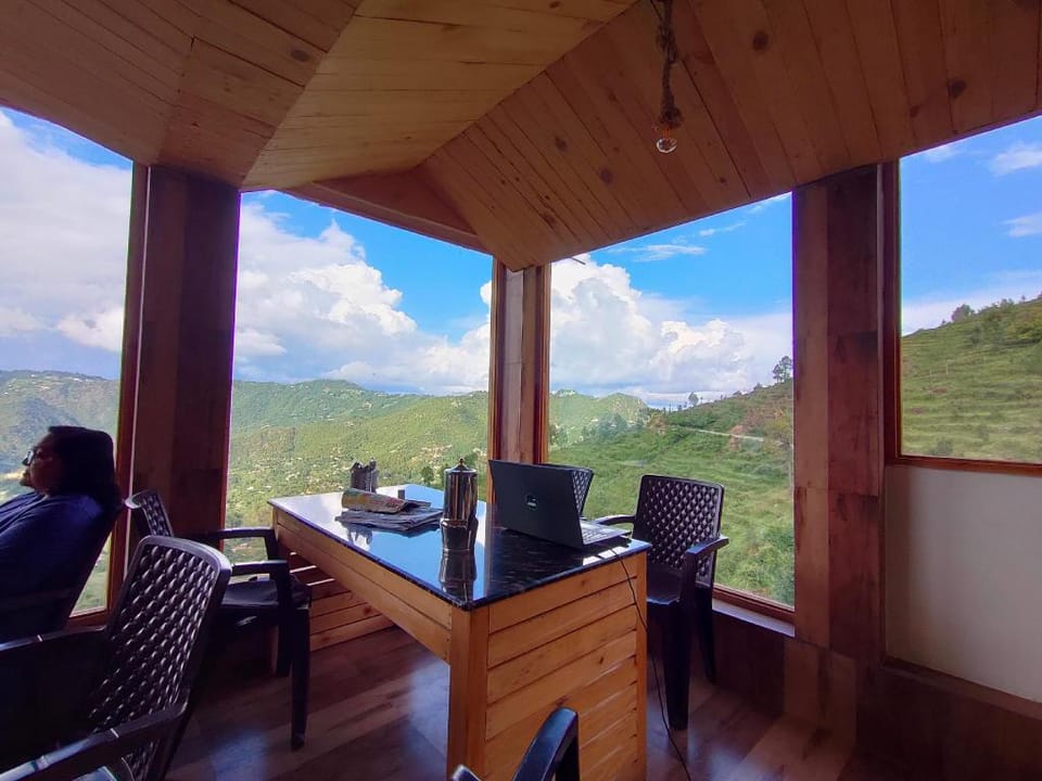Ashtapad Saamaayik Resort Hotel in Uttarakhand
