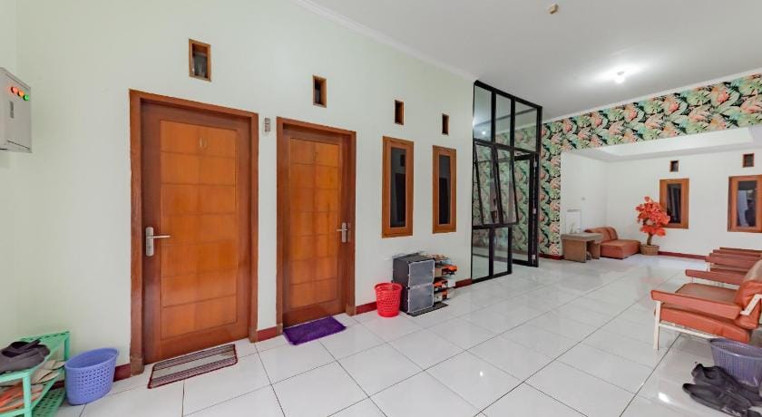 Urbanview Hotel Sunday Cirebon by RedDoorz Hotel in West Java