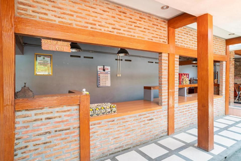 RedDoorz @ Panglima Sudirman Madiun Hotel in East Java