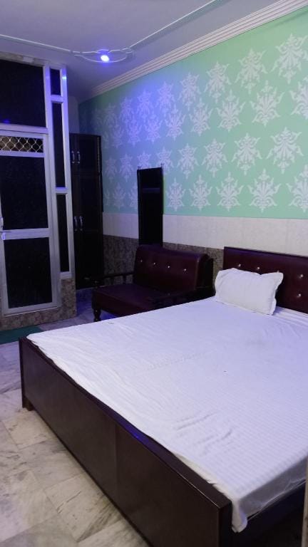 Shri hari lodge Hotel in Uttar Pradesh